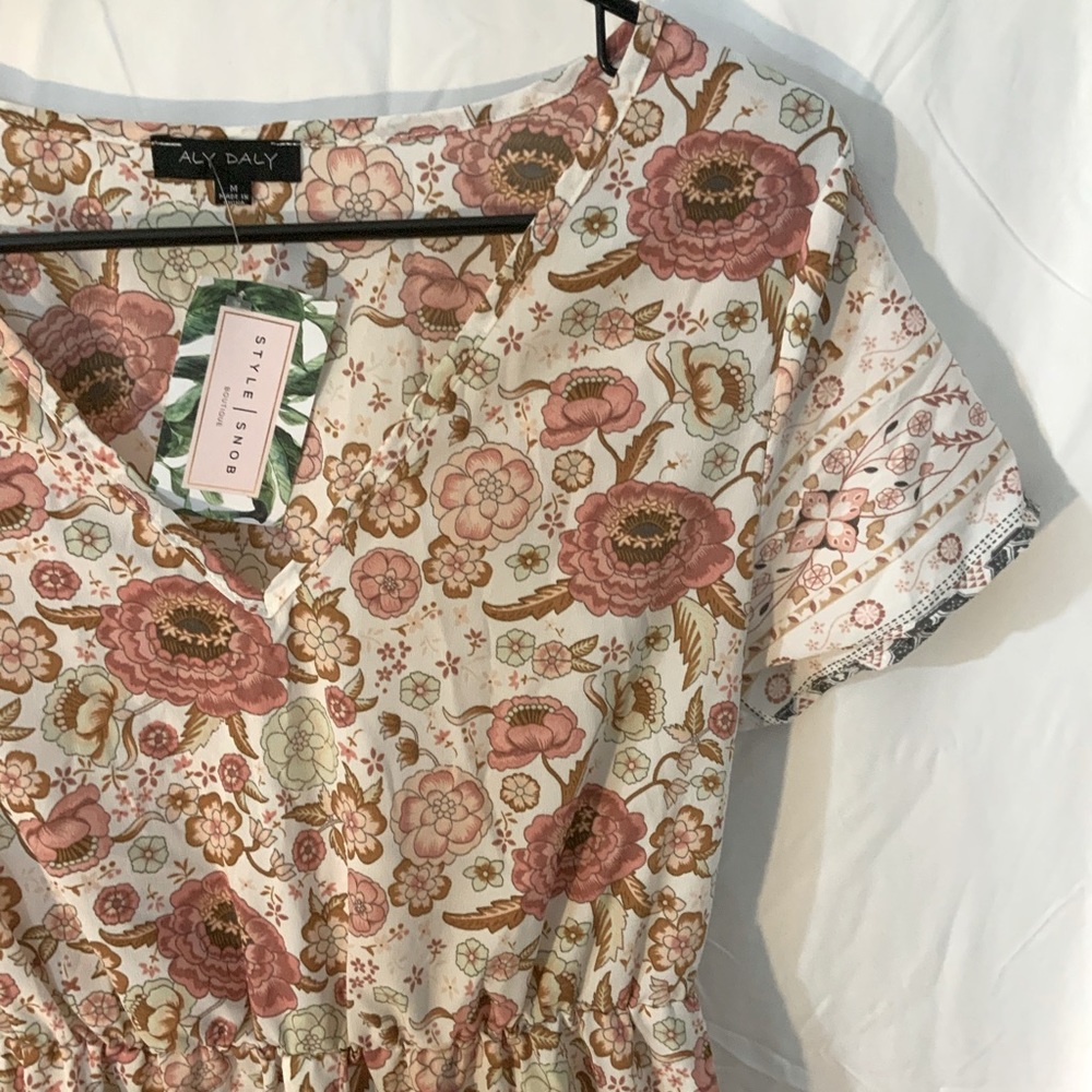 Style snob boutique floral short sleeve midi dress, size M